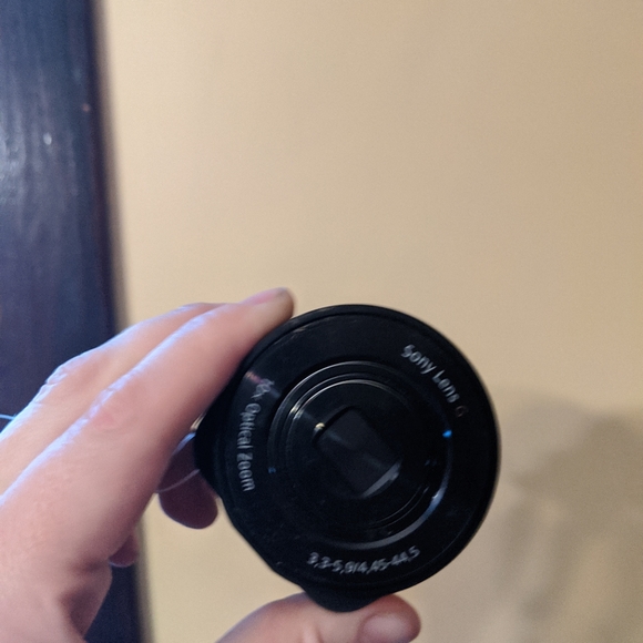 Sony camera lens Clips to Smartphone - Picture 2 of 5